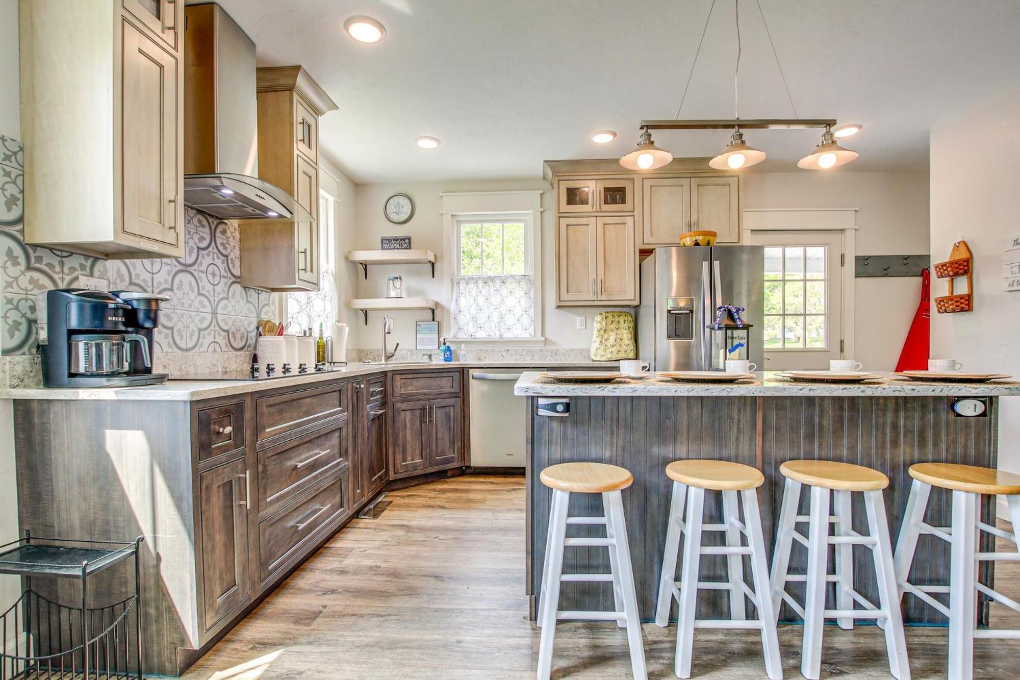 Lavish House With Patio - 2 Blocks To Green Lake! 外观 照片