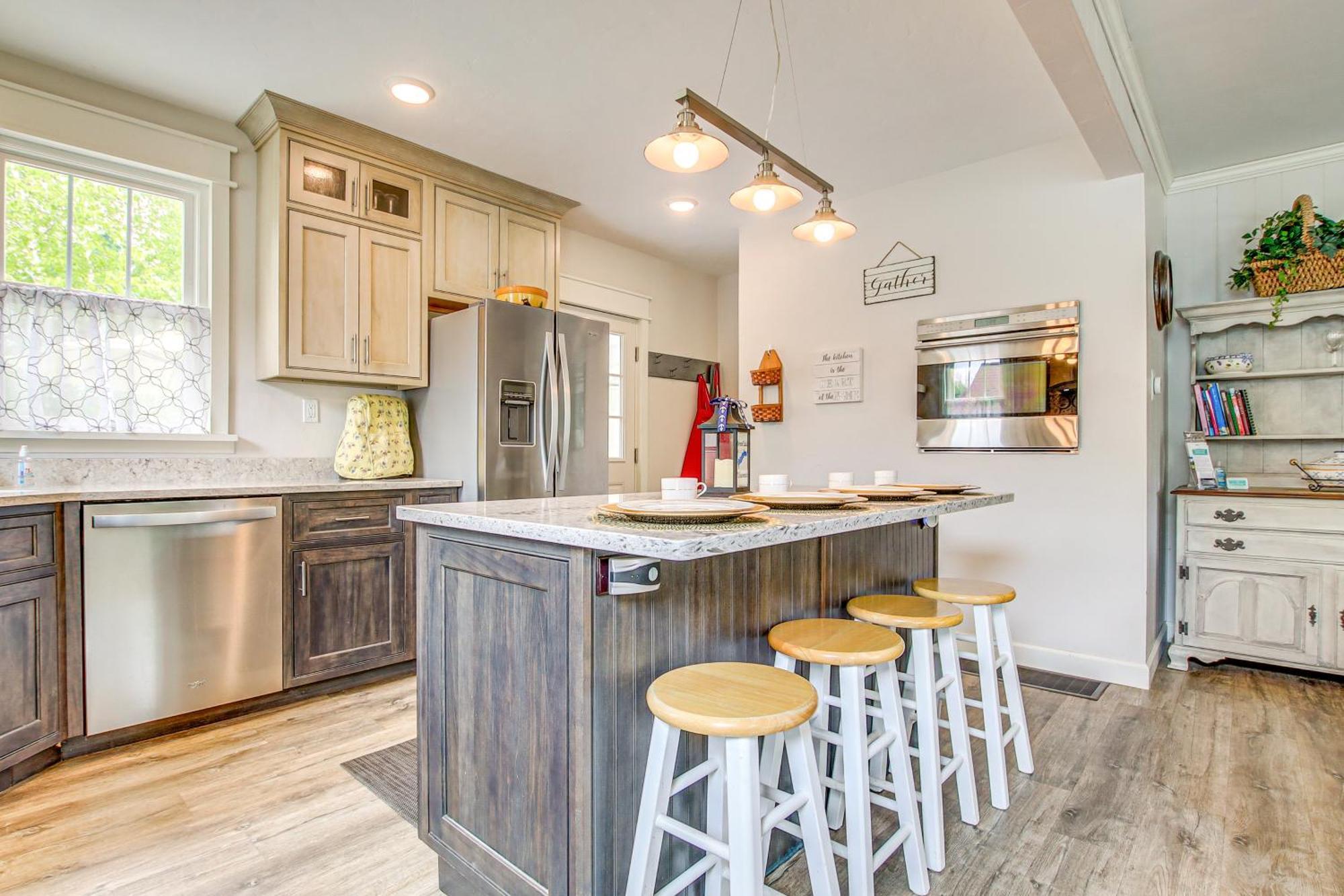 Lavish House With Patio - 2 Blocks To Green Lake! 外观 照片