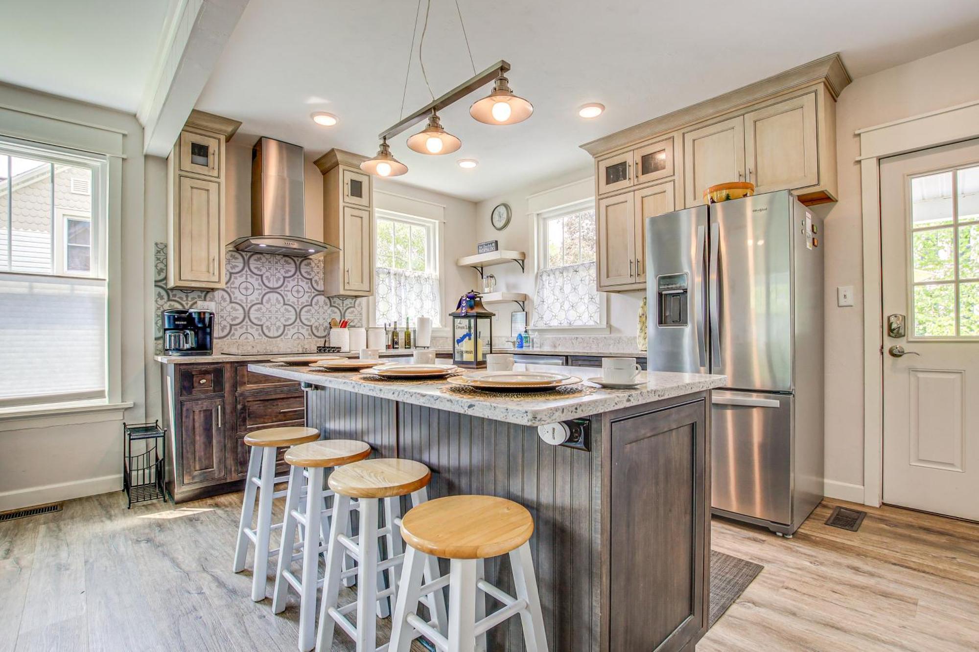Lavish House With Patio - 2 Blocks To Green Lake! 外观 照片